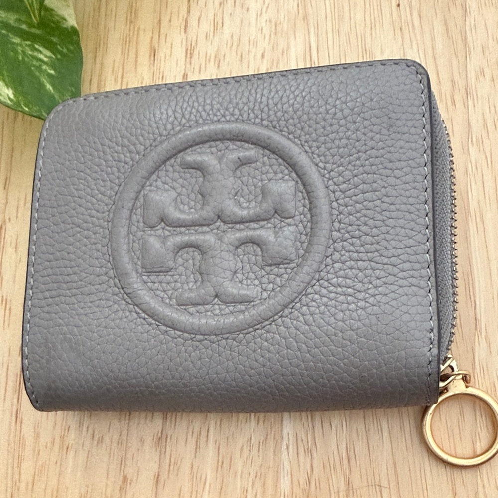 Tory Burch Pebbled Gray Leather Wallet